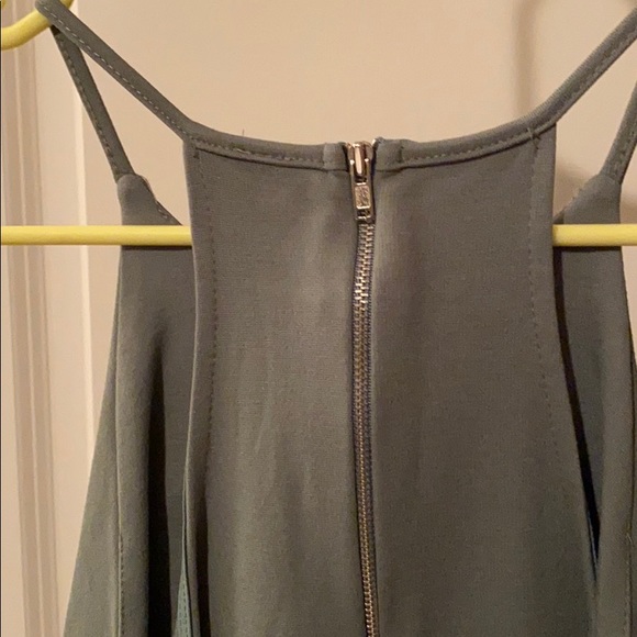 Green fitted dress - Picture 2 of 2